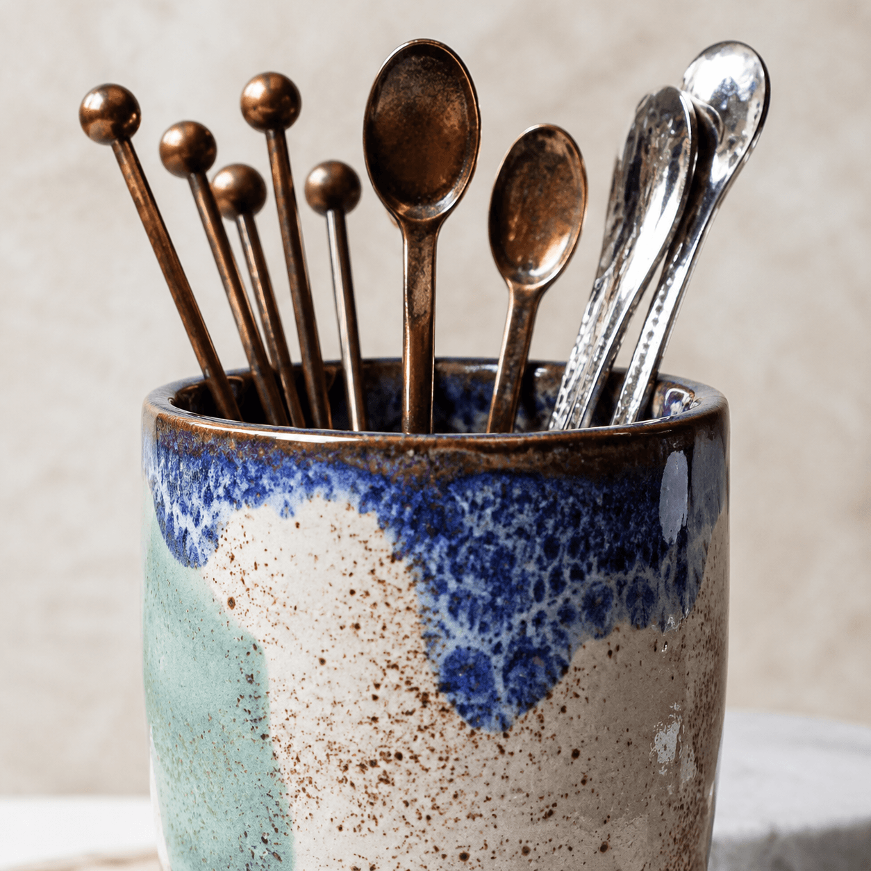 Stirrer Cup close-up detail